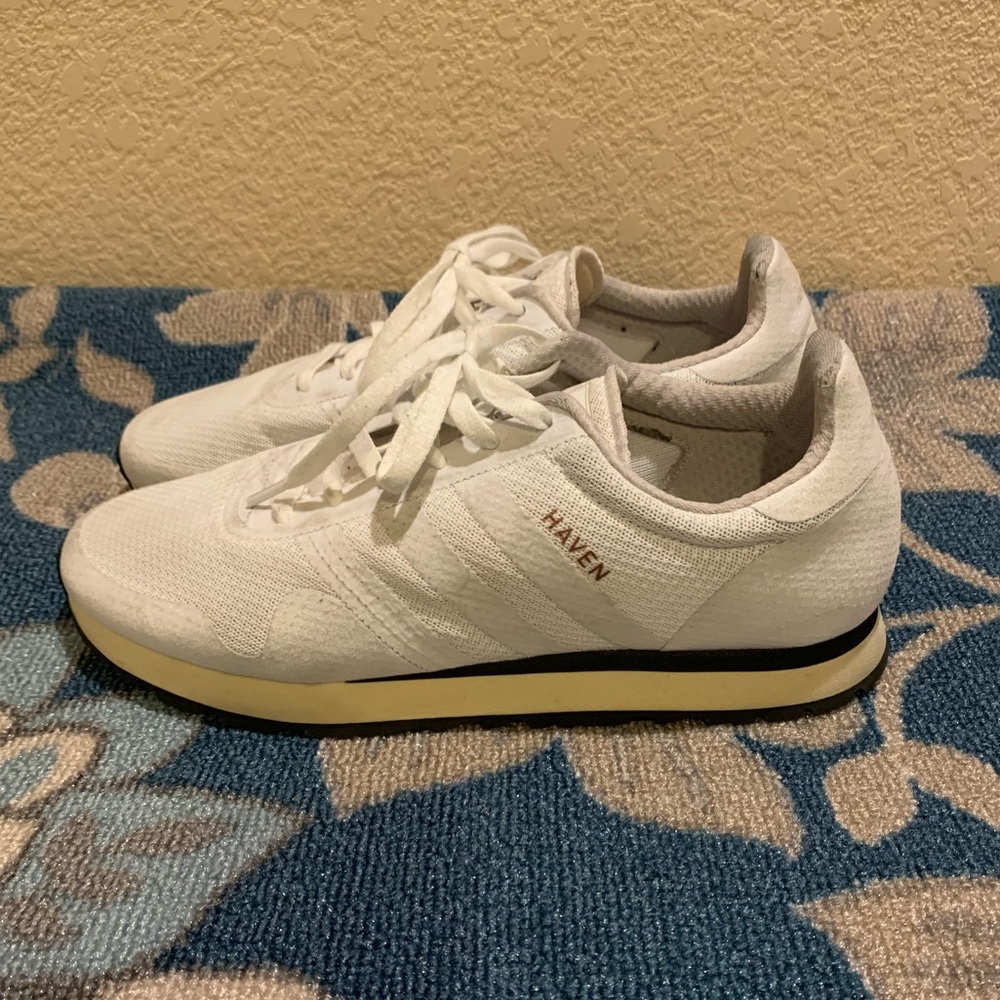 Men's Adidas Haven (size 10)